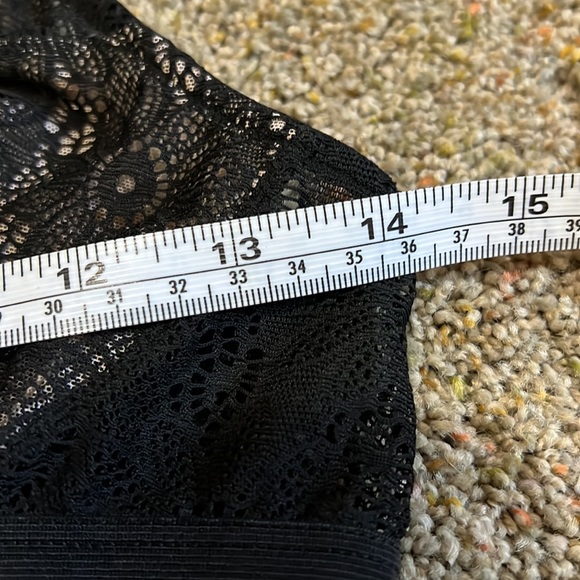 VS VERY SEXY BRALETTE BLACK LACE CUTOUT Size cutoff ( Size 34B ) - Picture 15 of 15